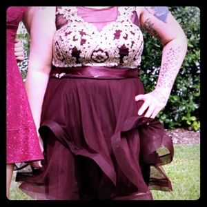 Homecoming dress shirt style